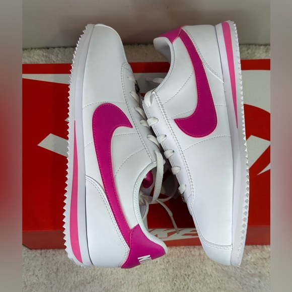 Nike Cortez - Picture 5 of 13